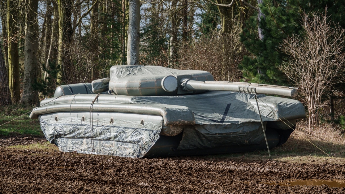 Nga và Ukraine dùng vũ khí nghi binh đánh lừa đối phương tinh vi đến thế nào?